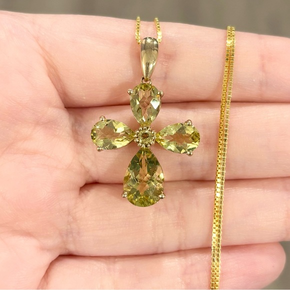 10K Peridot Quartz rose teardrop light green yellow gold Christian cross pendant - Picture 6 of 12